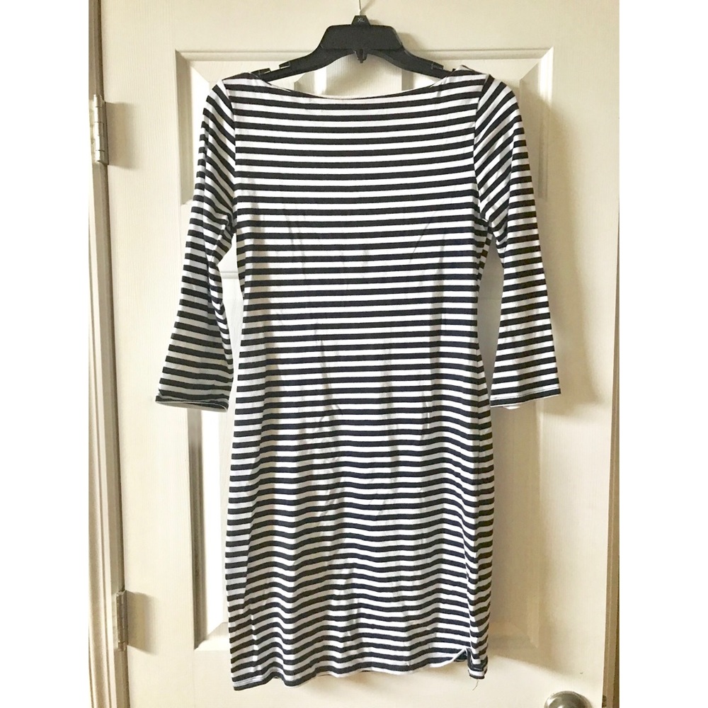 NEW Xhilaration B/w Striped 3/4 sleeve dress M